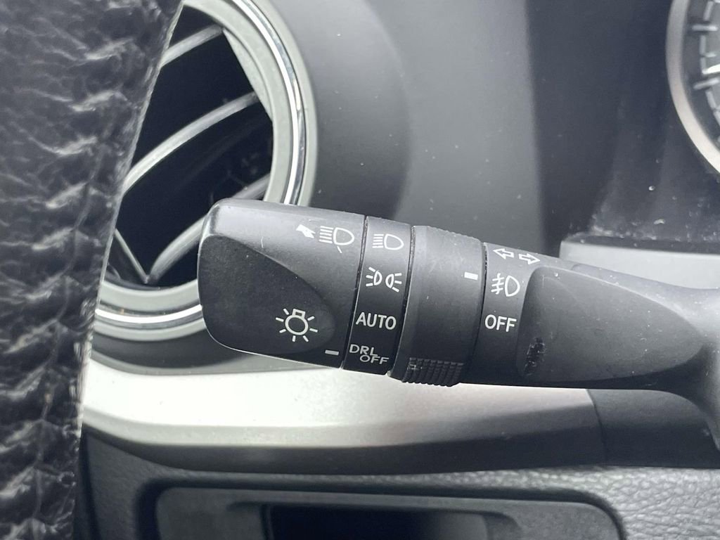 Used 2019 Toyota Tacoma Limited image 20