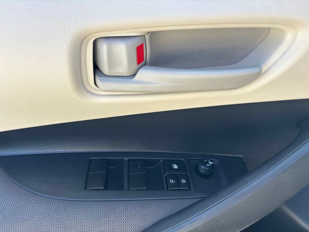 Used 2023 Toyota Corolla LE FWD image 47