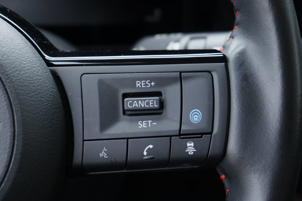 Used 2025 Nissan Kicks SR w/ SR Premium Package AWD/4WD image 13