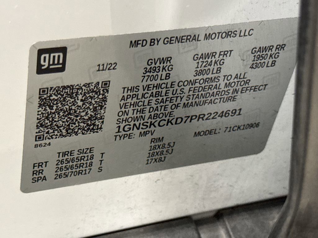 Used 2023 Chevrolet Suburban LT w/ Luxury Package image 28