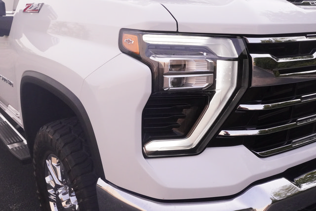 Used 2025 Chevrolet Silverado 2500 LTZ w/ LTZ Convenience Package AWD/4WD image 30