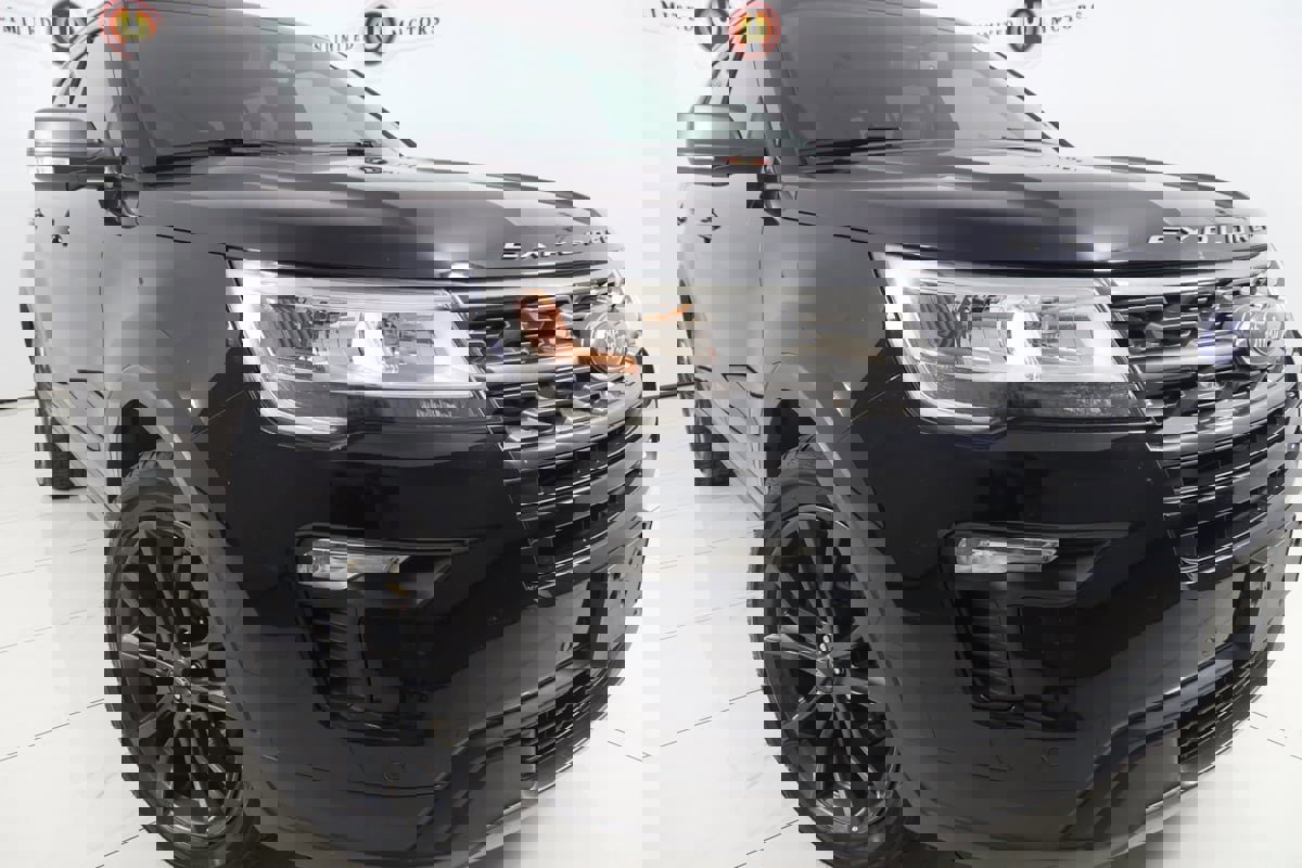 Used 2018 Ford Explorer XLT w/ Equipment Group 202A image 16