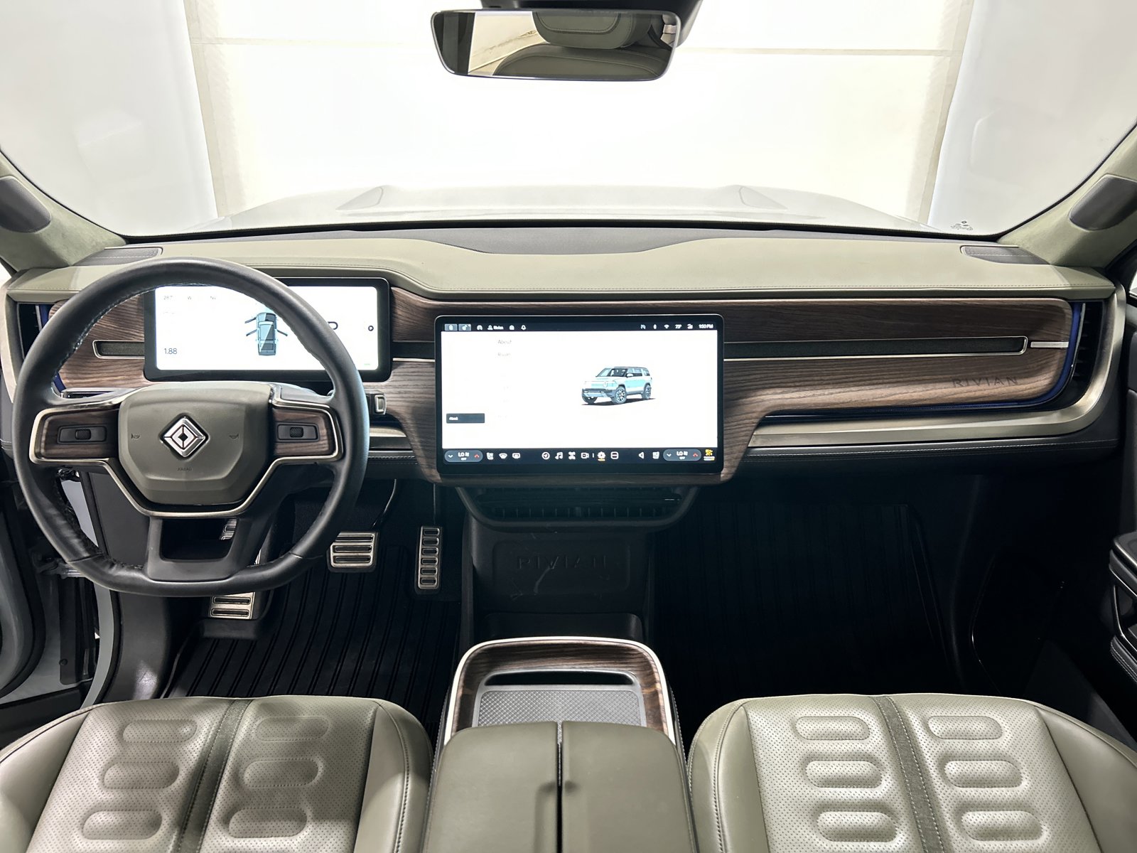 Used 2023 Rivian R1S Adventure AWD/4WD image 27