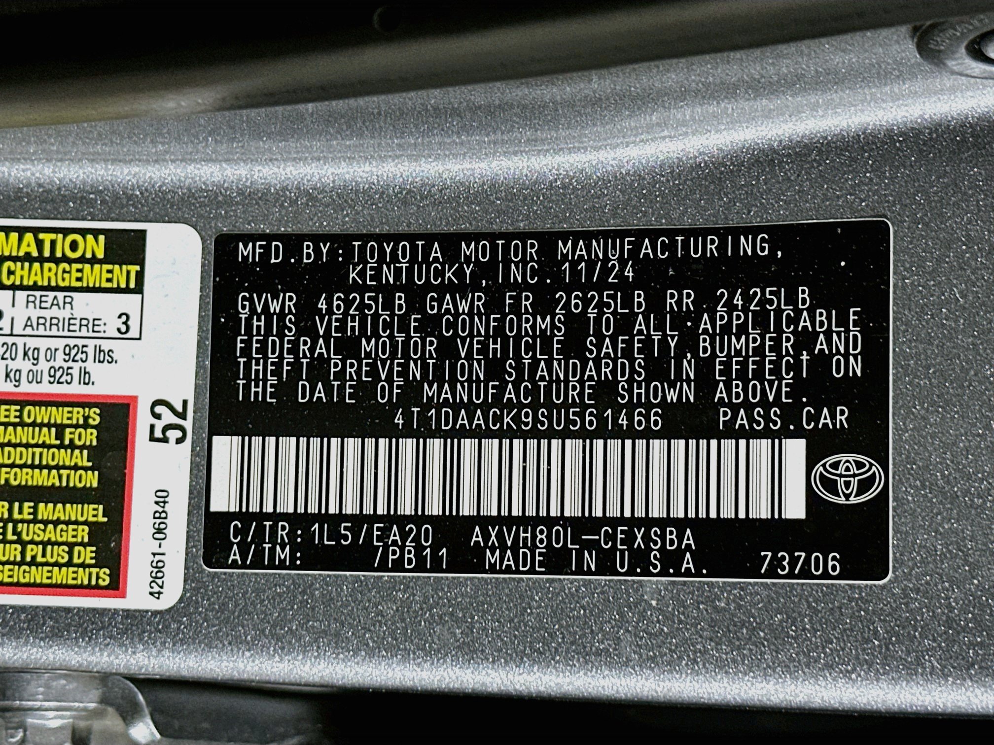 Used 2025 Toyota Camry SE w/ Convenience Package FWD image 12