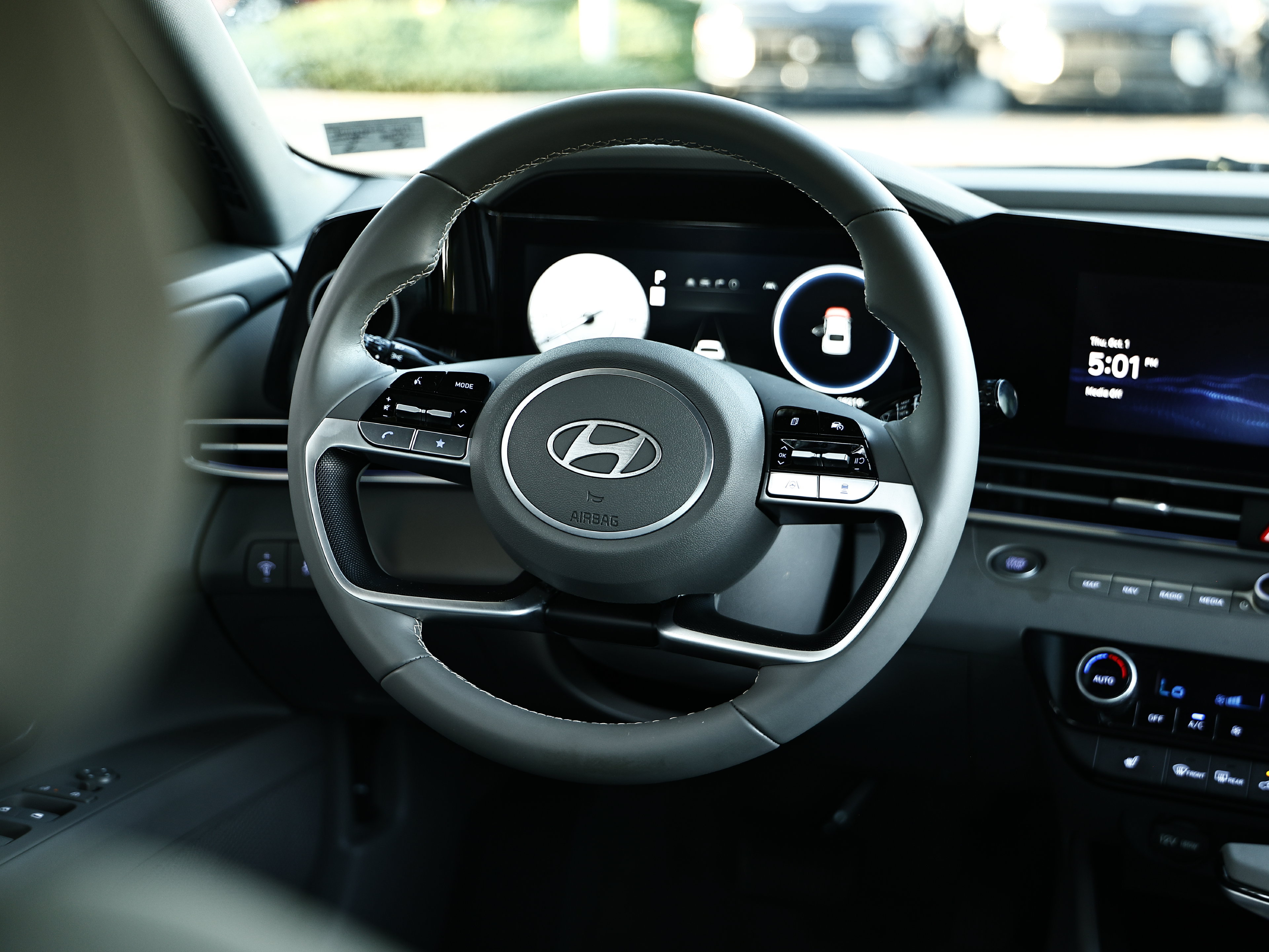 Used 2024 Hyundai Elantra SEL w/ Convenience Package FWD image 28