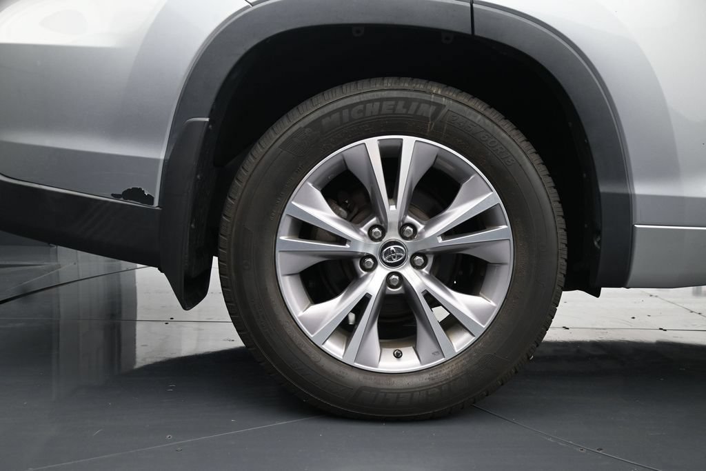 Used 2016 Toyota Highlander Plus AWD/4WD image 10