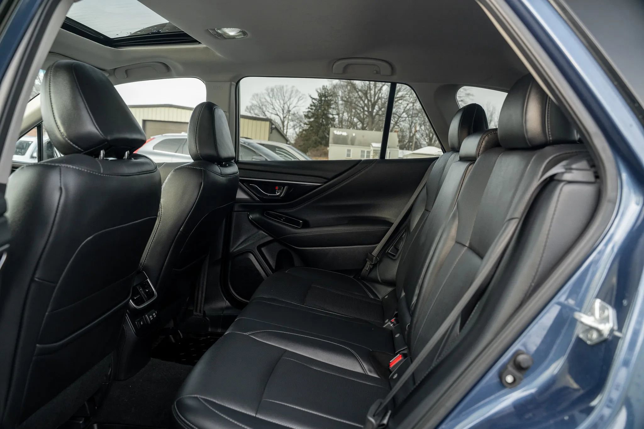 Used 2021 Subaru Outback Limited w/ Tech Package 3 image 8