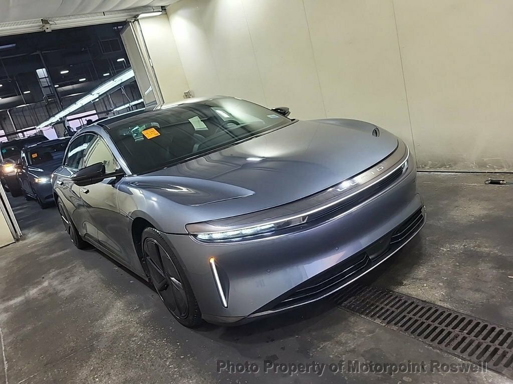 Used 2024 Lucid Air Touring image 3