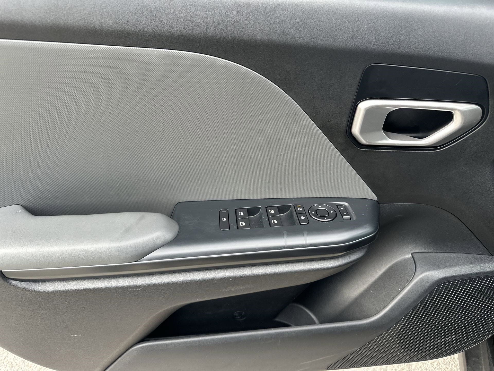 Certified 2025 Kia K4 LXS image 28