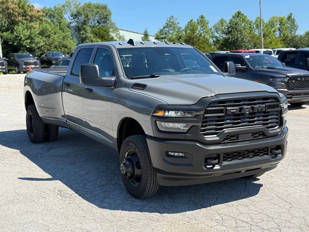 New 2026 RAM 3500 Tradesman AWD/4WD image 4
