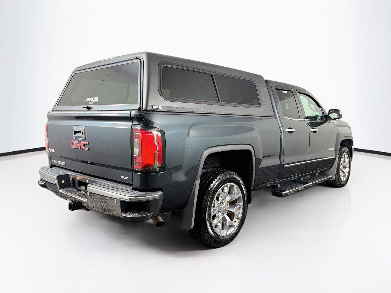 Used 2017 GMC Sierra 1500 SLT w/ SLT Premium Package AWD/4WD image 11