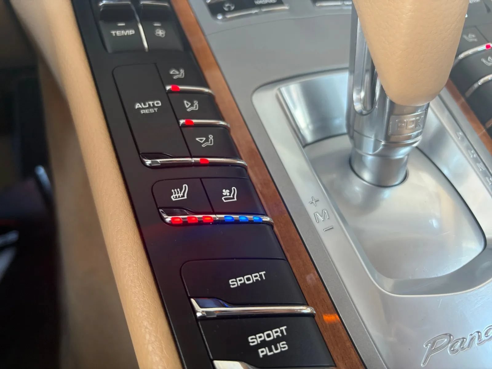 Used 2012 Porsche Panamera 4 image 24