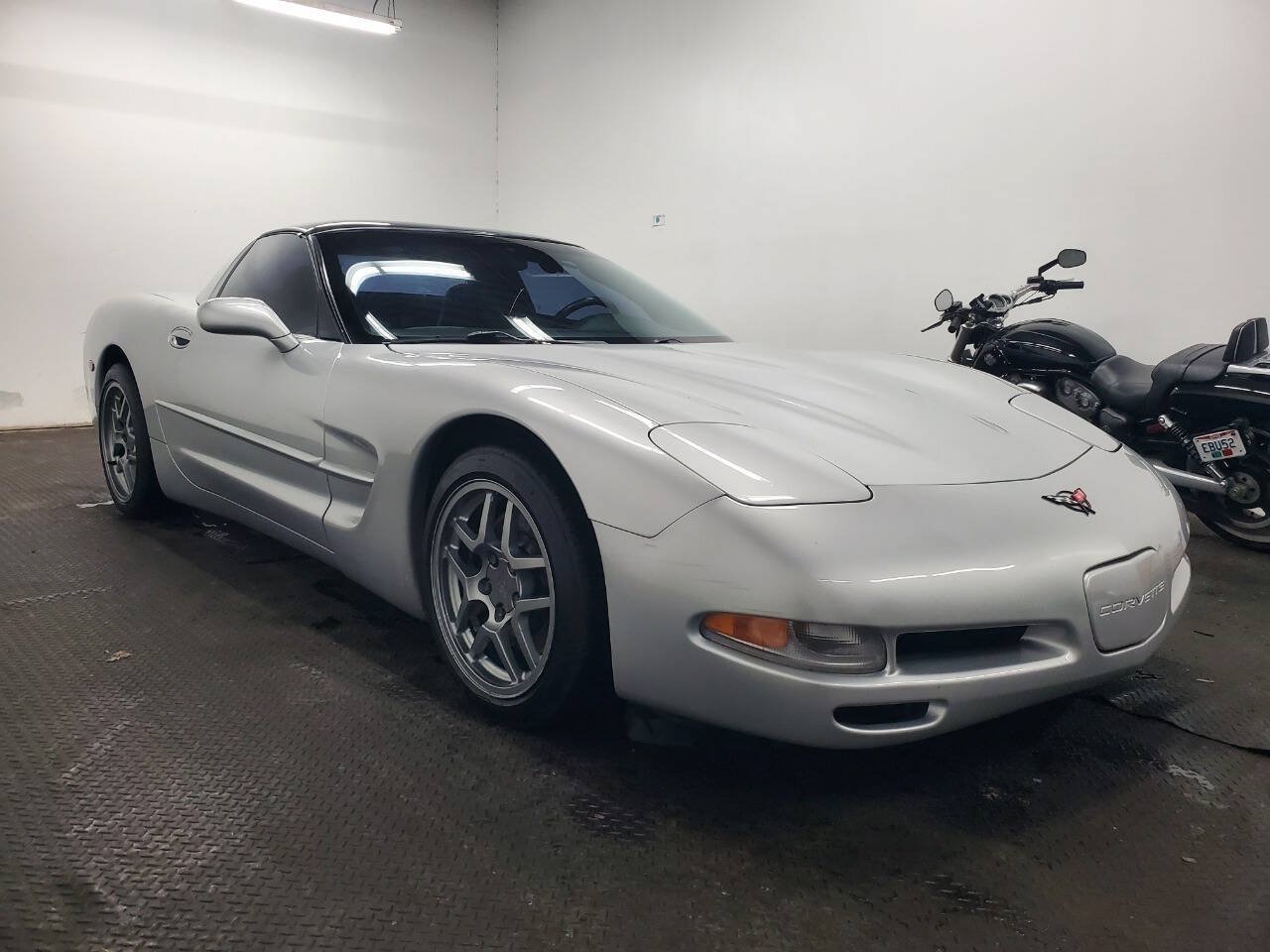 Used 1998 Chevrolet Corvette Coupe w/ Roof Pkg RWD image 3