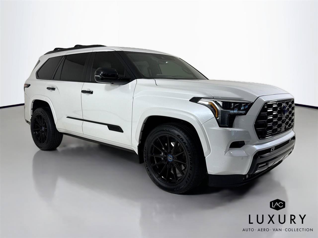 Used 2024 Toyota Sequoia Capstone AWD/4WD image 3