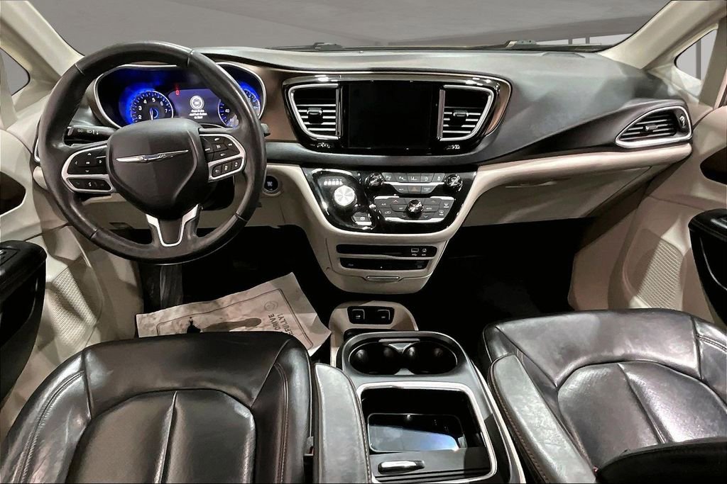 Used 2018 Chrysler Pacifica Touring-L Plus w/ Advanced Safetytec Group image 16