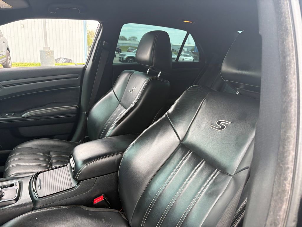 Used 2015 Chrysler 300 S image 10