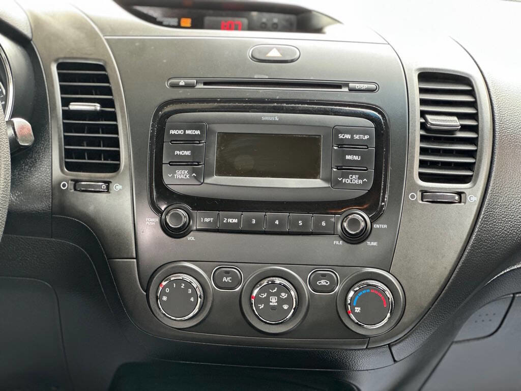 Used 2018 Kia Forte LX image 12