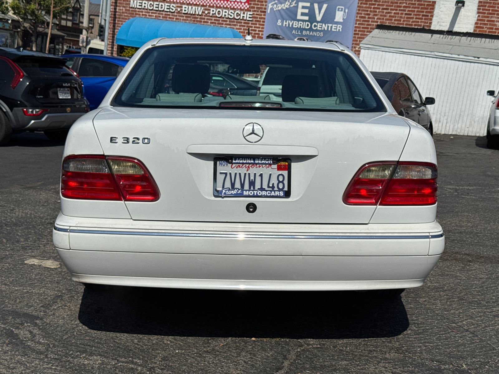 Used 2000 Mercedes-Benz E 320 Sedan image 7