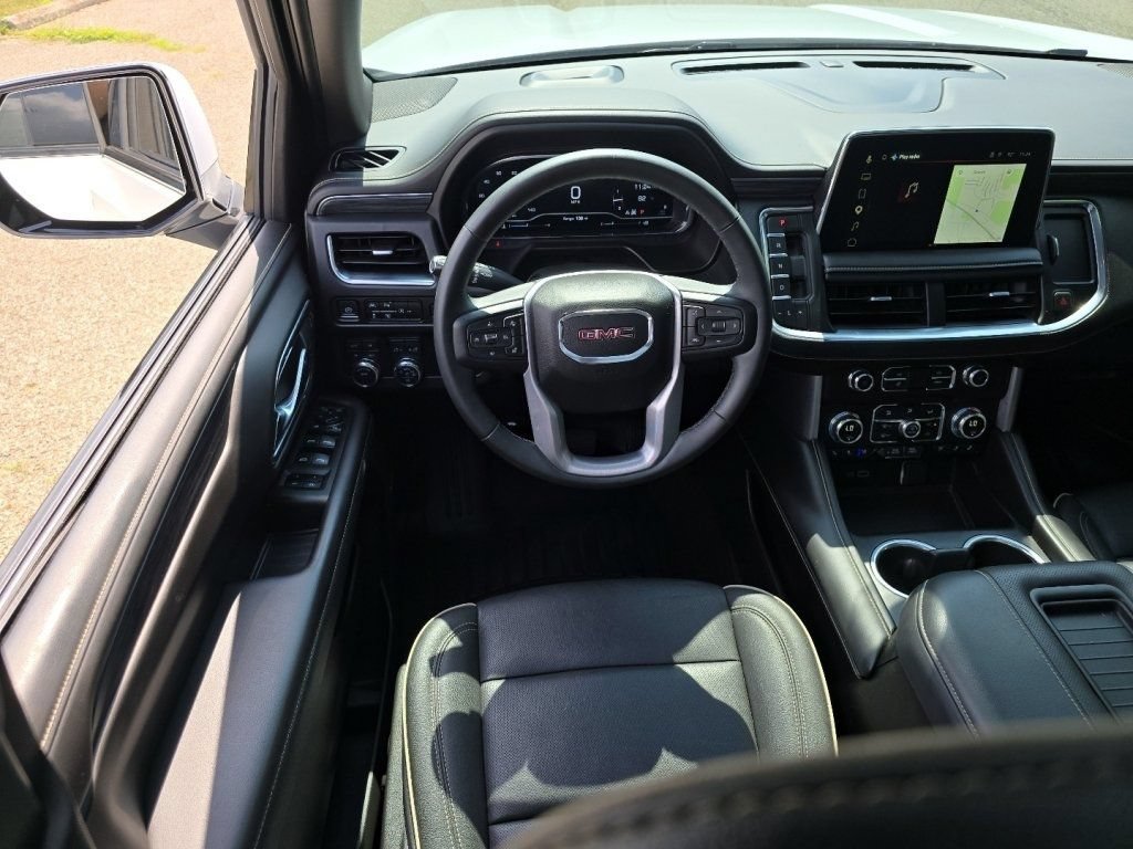 Used 2023 GMC Yukon SLT w/ SLT Premium Package AWD/4WD image 28
