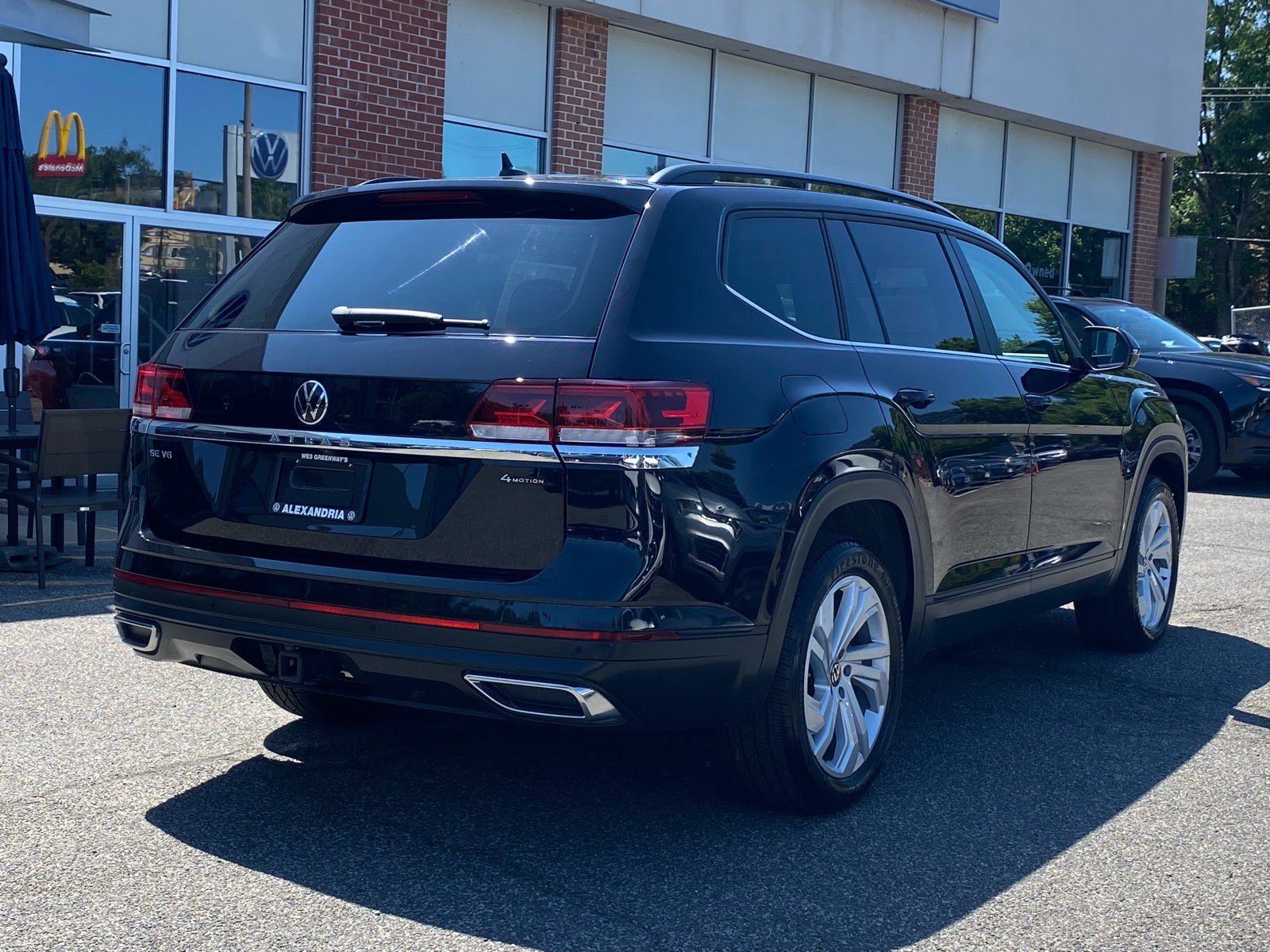 Certified 2023 Volkswagen Atlas SE w/ Panoramic Sunroof Package AWD/4WD image 3