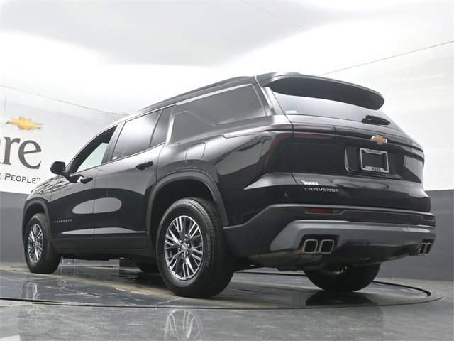 Used 2025 Chevrolet Traverse LT image 5