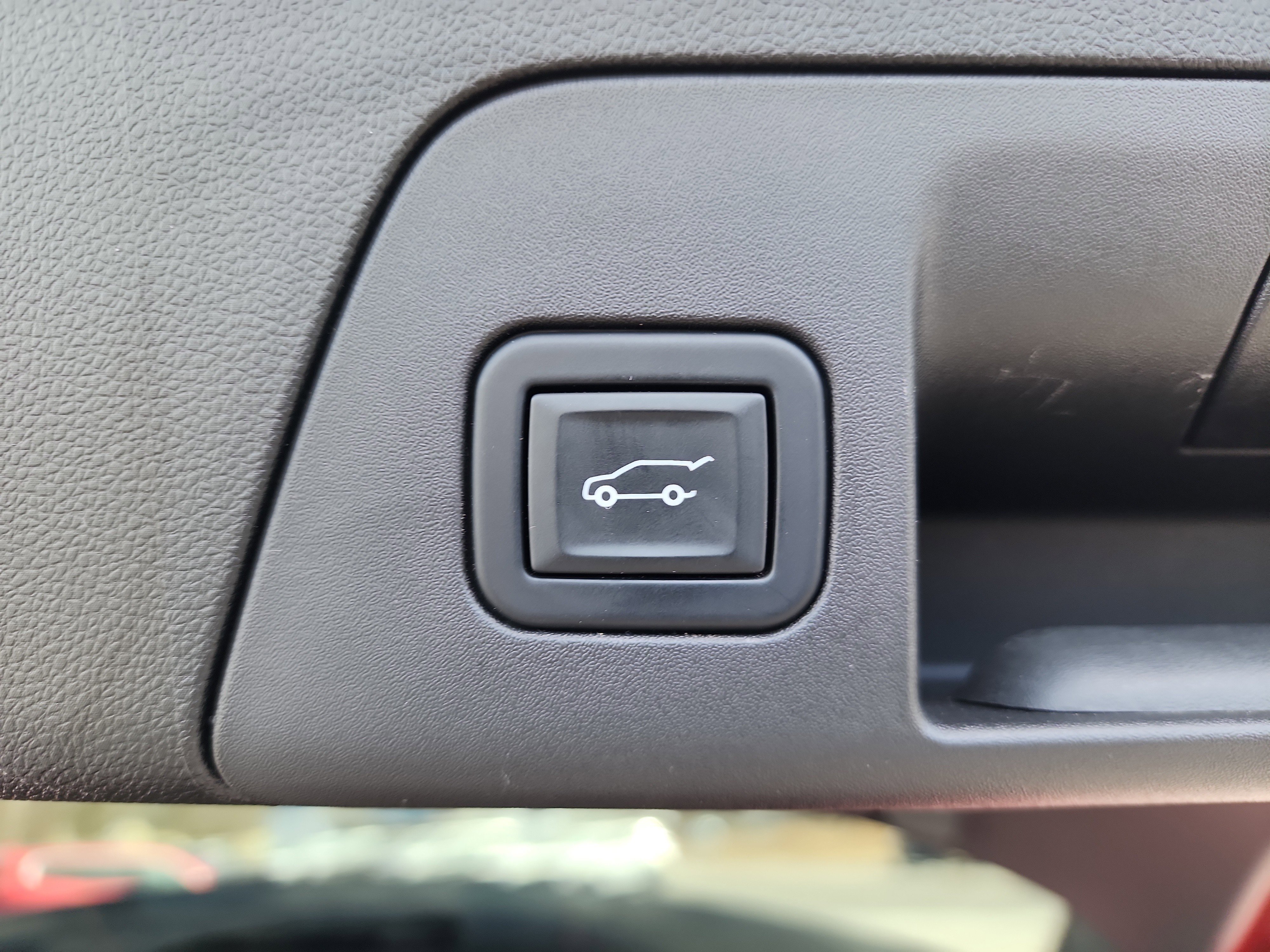 Certified 2023 Buick Envision Essence w/ Sport Touring Package image 32