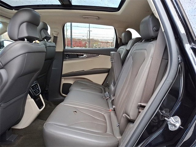 Used 2019 Lincoln Nautilus Reserve image 11