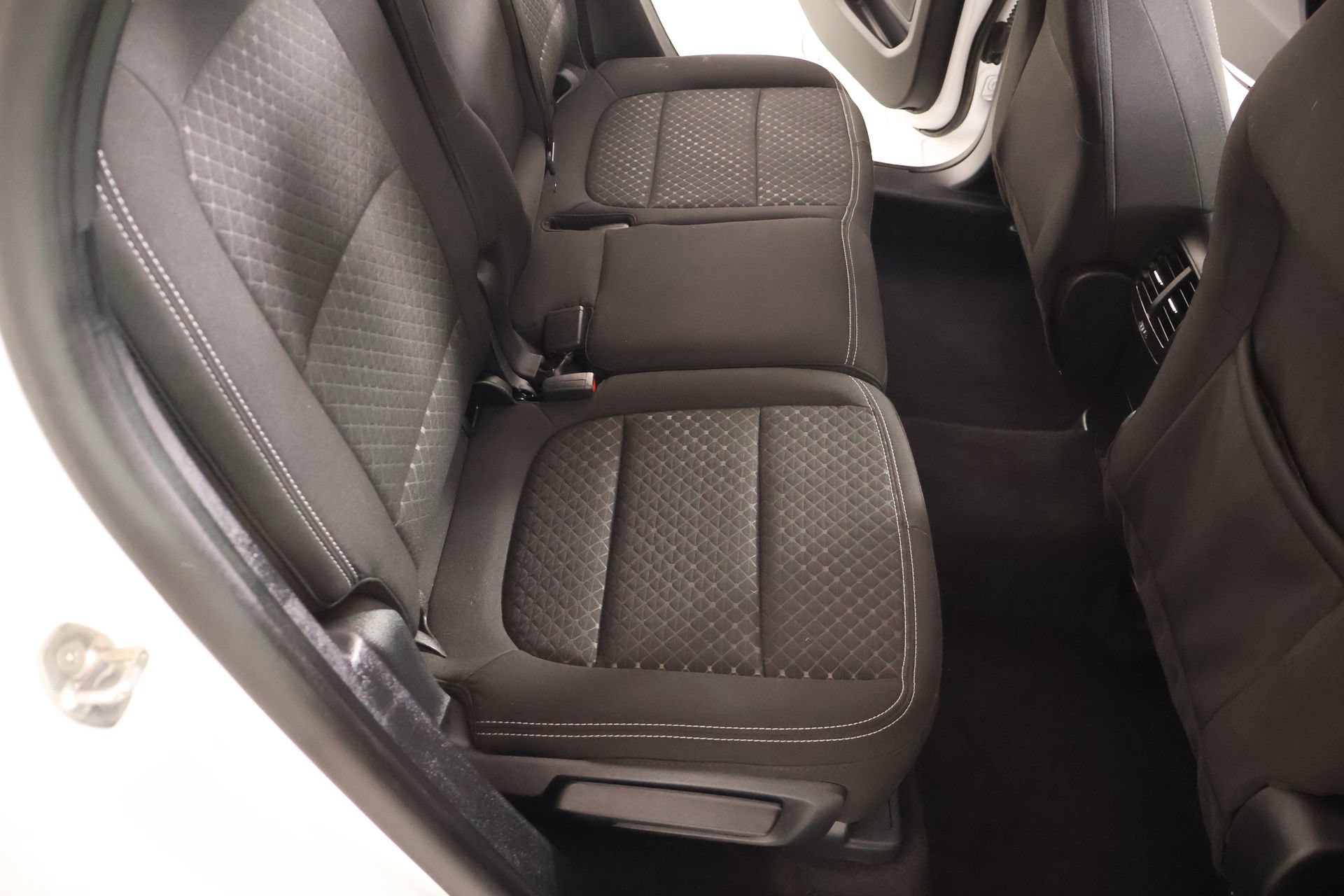 Used 2025 Ford Escape Active AWD/4WD image 13