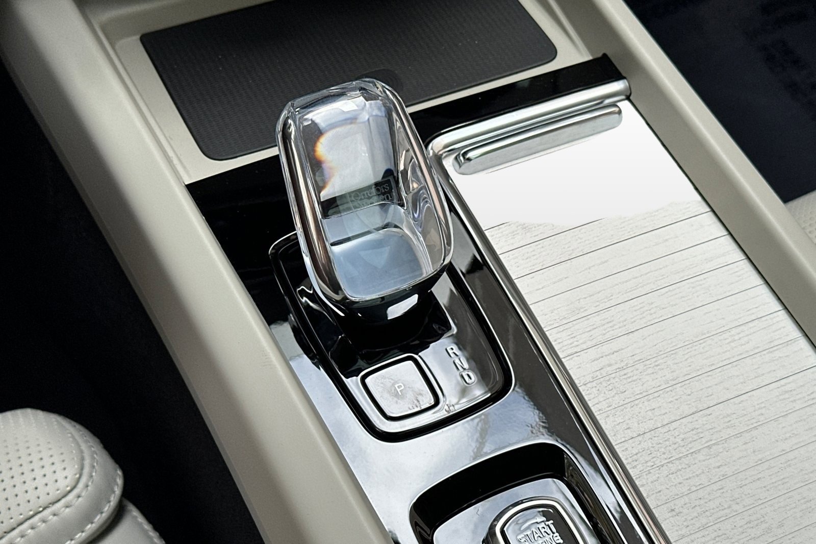 New 2026 Volvo XC60 B5 Ultra w/ Protection Package Premier image 24