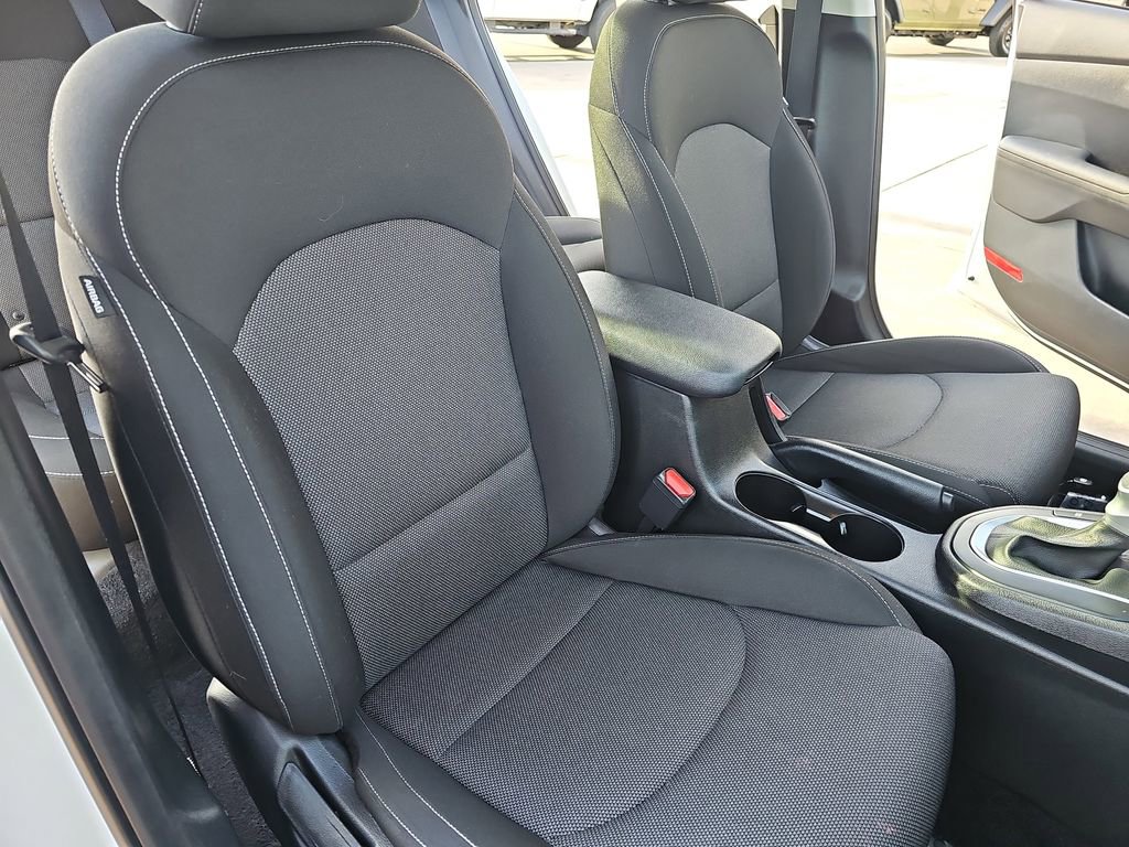 Used 2023 Kia Forte LX image 11