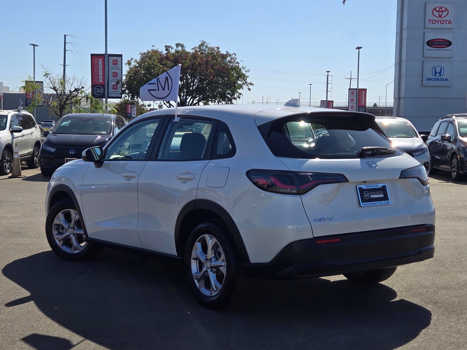 Used 2025 Honda HR-V LX image 5