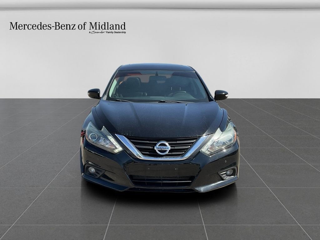 Used 2017 Nissan Altima 3.5 SL w/ 3.5SL Technology Package image 2