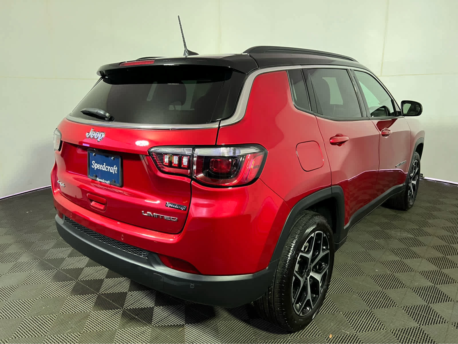 Used 2025 Jeep Compass Limited w/ Sun & Sound Group image 7