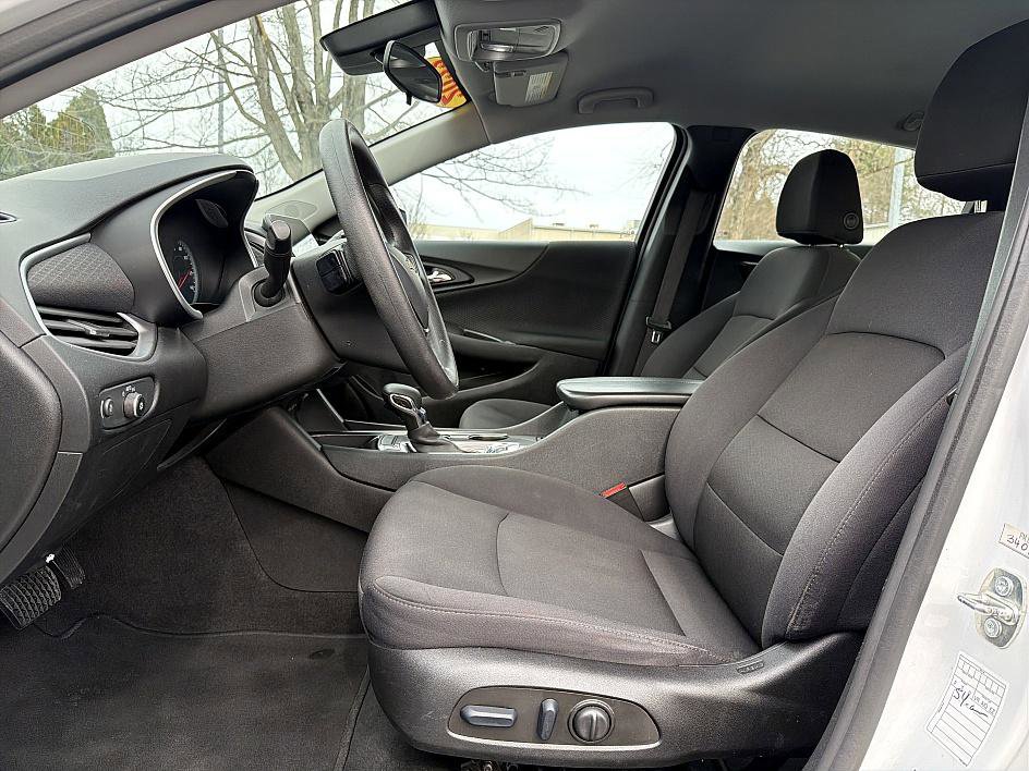 Used 2023 Chevrolet Malibu LT image 11