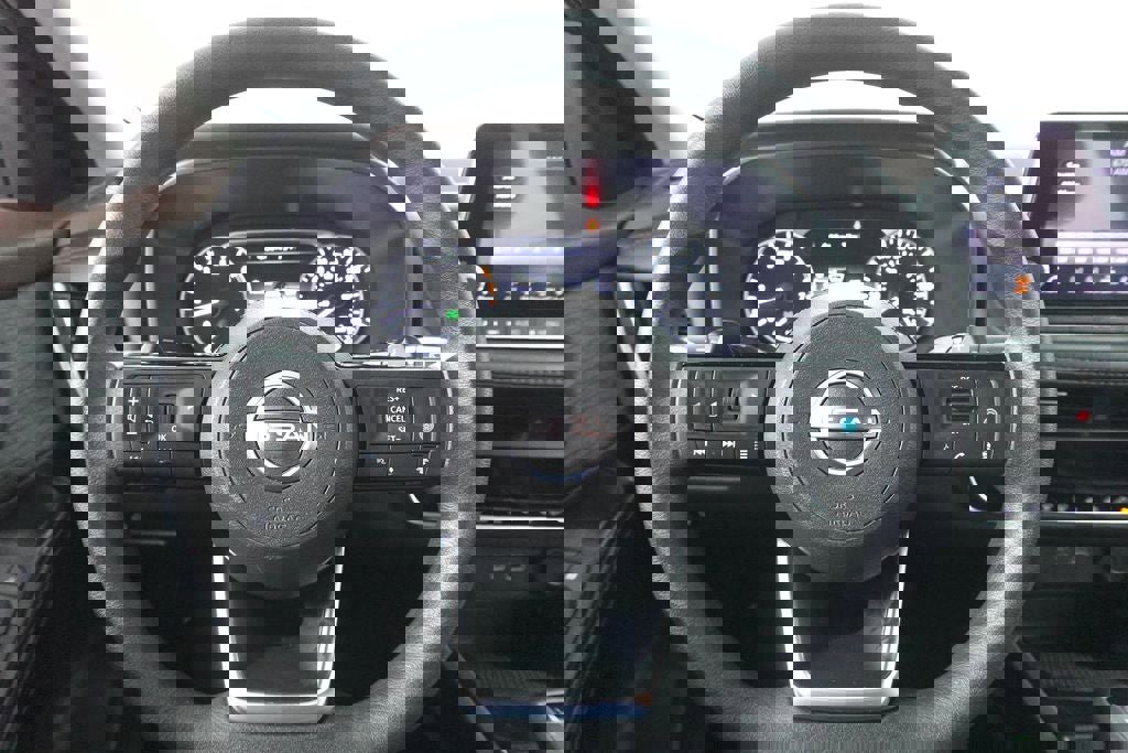 Used 2023 Nissan Rogue SV image 14