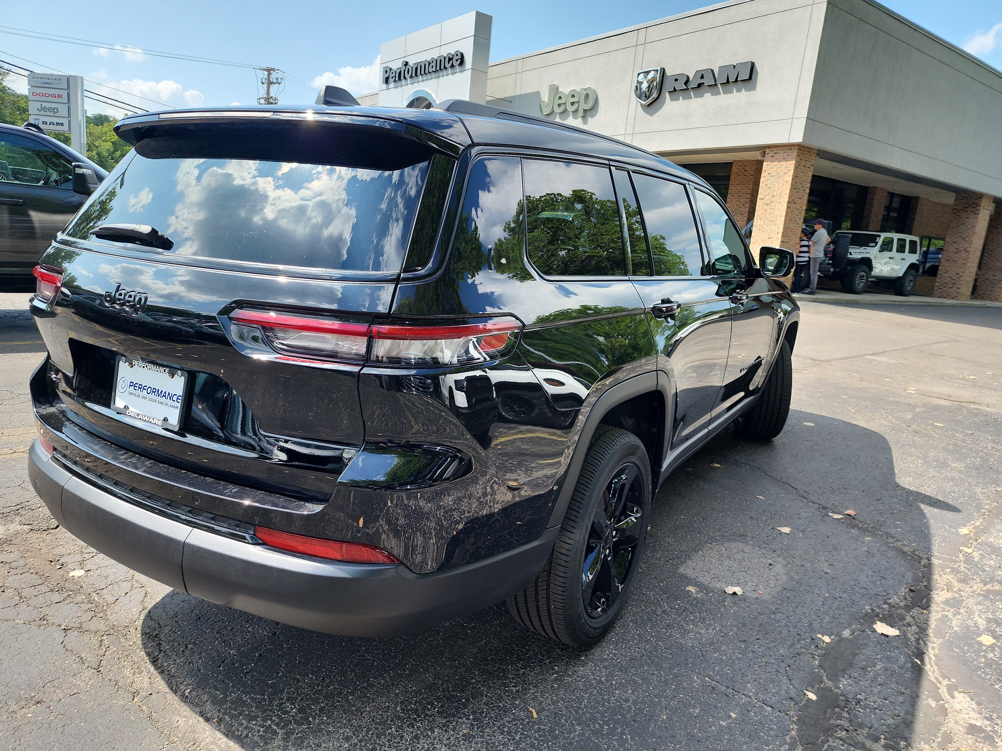 New 2025 Jeep Grand Cherokee L Altitude image 27