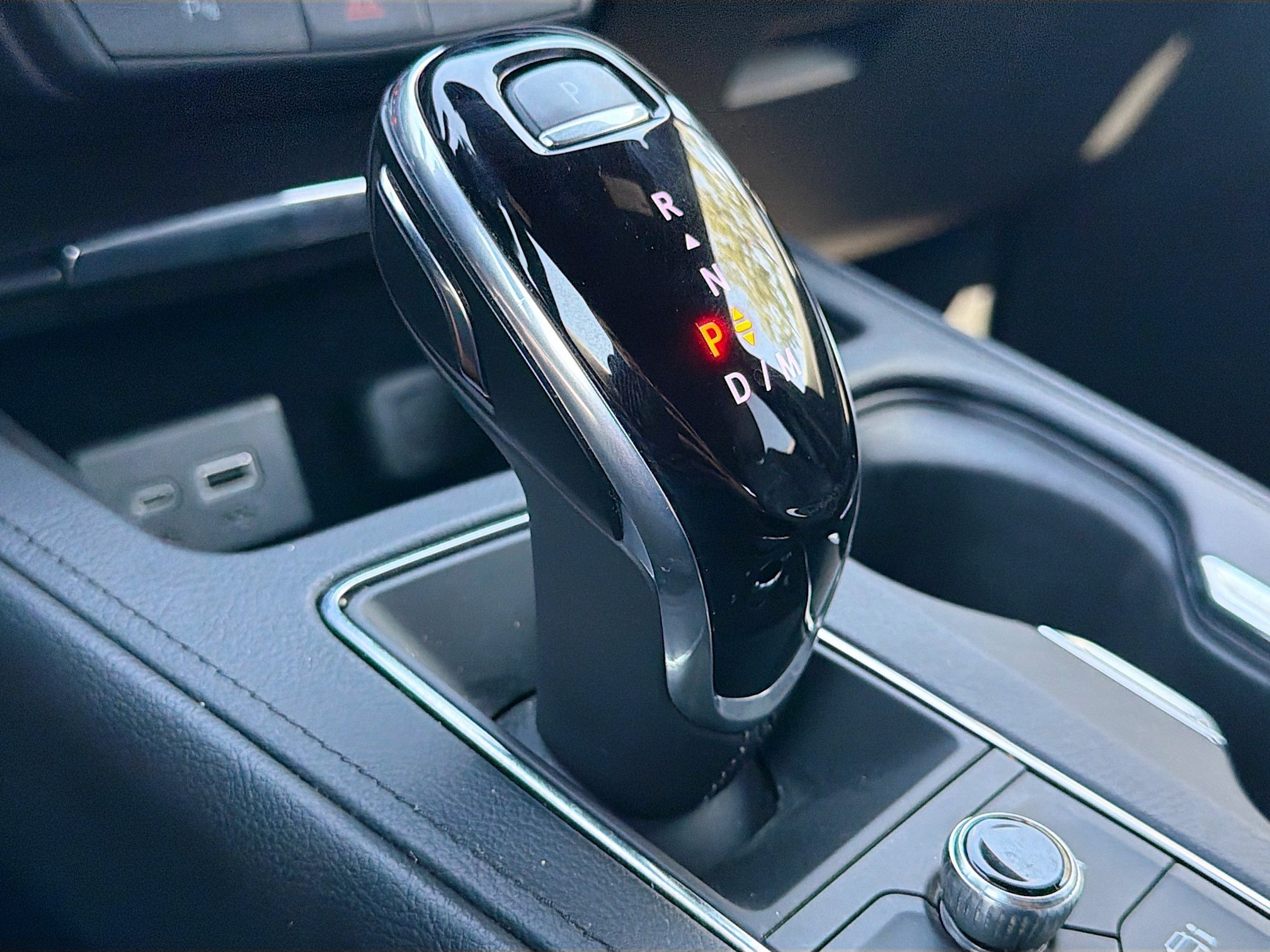 Certified 2025 Cadillac XT4 Premium Luxury FWD image 17