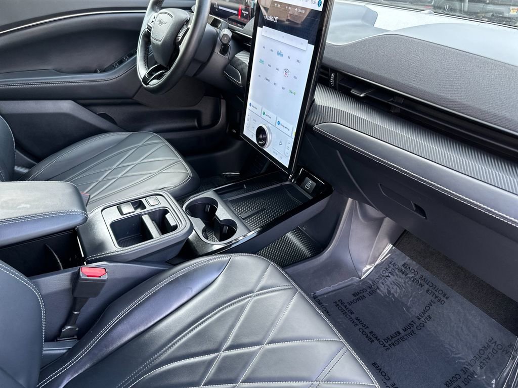 Certified 2025 Ford Mustang Mach-E Select image 16