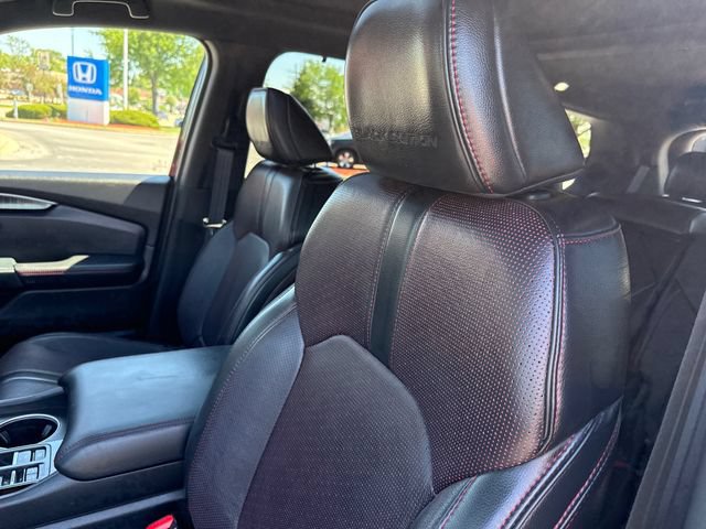 Used 2025 Honda Pilot Black Edition image 13
