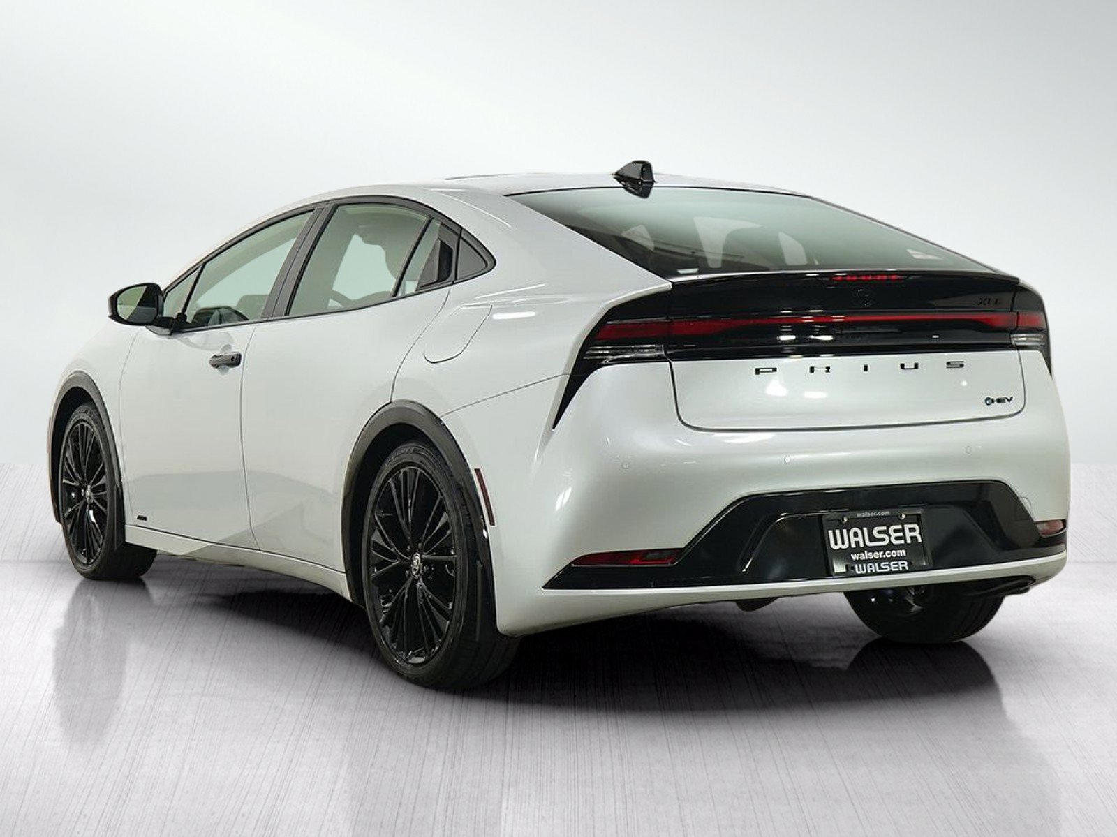 Used 2025 Toyota Prius AWD image 3