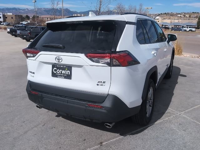 Used 2025 Toyota RAV4 XLE AWD/4WD image 8