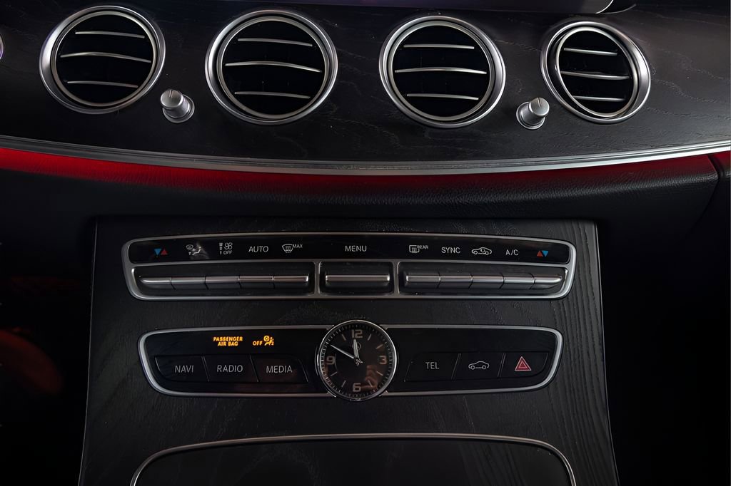 Used 2020 Mercedes-Benz E 350 Sedan image 26