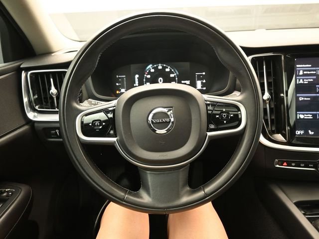 Used 2019 Volvo S60 T6 Momentum w/ Premium Package image 22