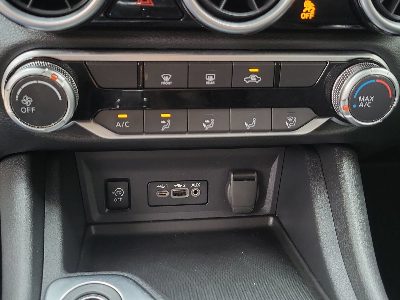 Used 2024 Nissan Sentra SV FWD image 32