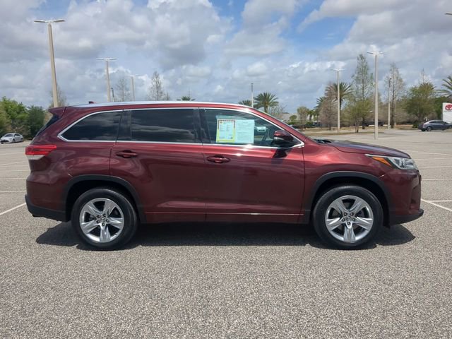 Used 2017 Toyota Highlander Limited image 3