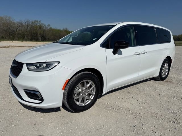 Used 2024 Chrysler Pacifica Touring-L
