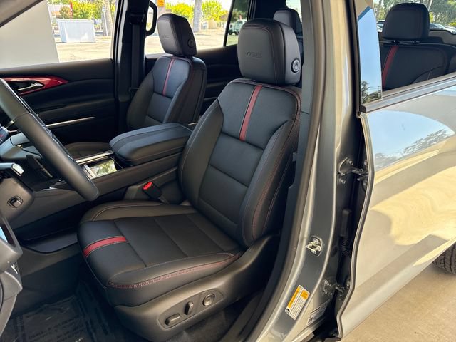New 2026 Chevrolet Traverse RS FWD image 12