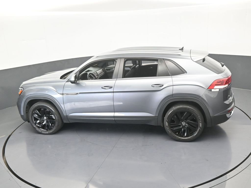 Used 2022 Volkswagen Atlas Cross Sport SE w/ Black Wheel Package image 51