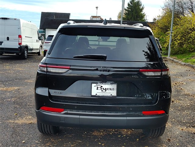 New 2025 Jeep Grand Cherokee Altitude image 35
