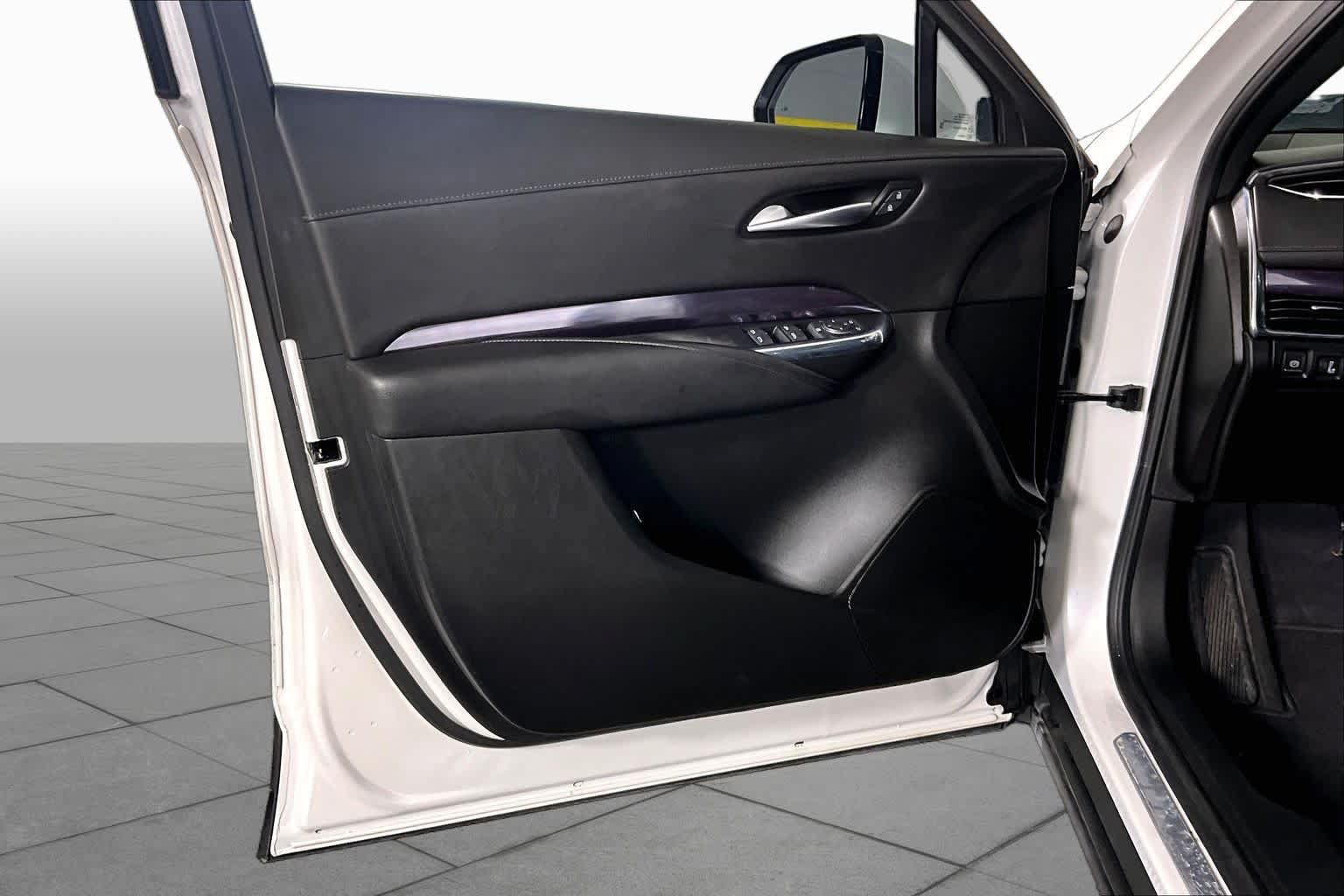 Certified 2023 Cadillac XT4 Luxury w/ Cold Weather Package FWD image 20